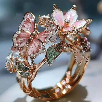 Aspen™ | Ring with a light butterfly and zirconia